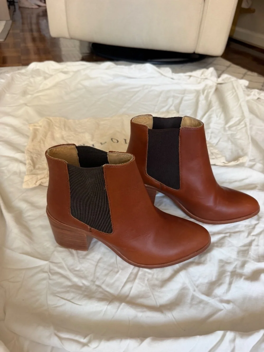 Almond Nisolo Chelsea Boot - Size 8